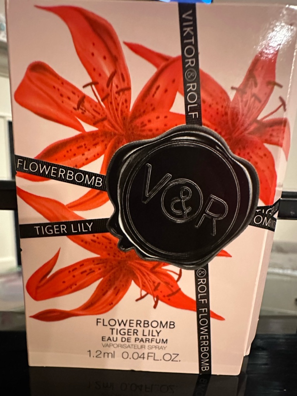 2 Viktor & Rolf Flowerbomb Tiger Lily 1.2 ML 0.04 FL OZ
